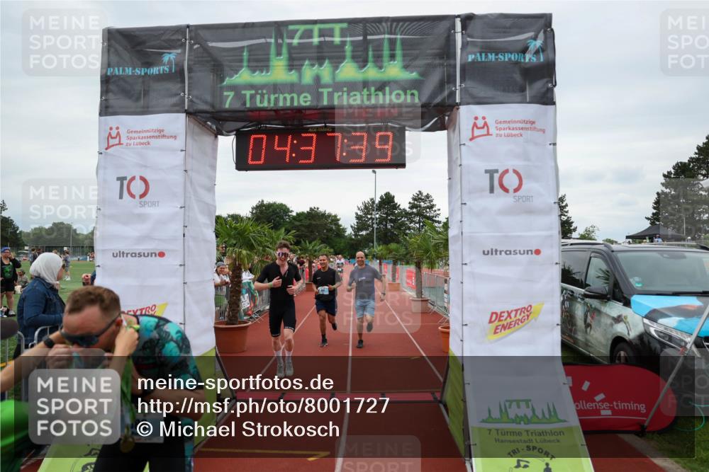 15.06.2025 - 7 Türme Triathlon Michael Strokosch http://msf.ph/oto/8001727 15.06.2025 14:37:39 Ziel 386, 585, 607 meine-sportfotos.de