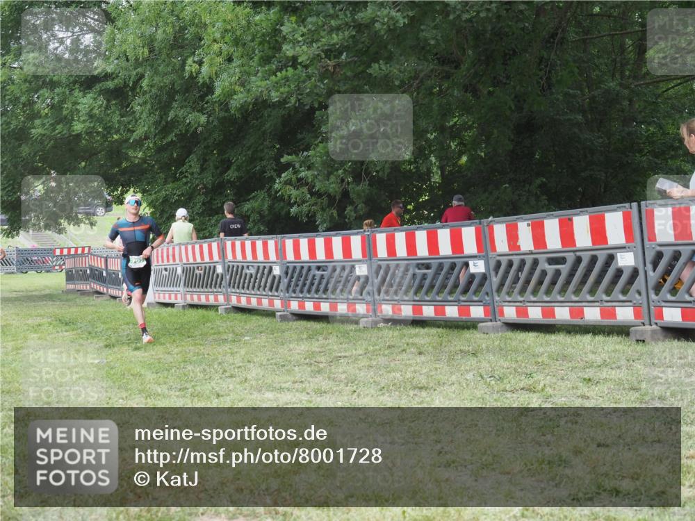 21.06.2025 - 27. Vierlanden-Triathlon KatJ http://msf.ph/oto/8001728 15.06.2025 12:55:50 Ziel 707, 875 meine-sportfotos.de