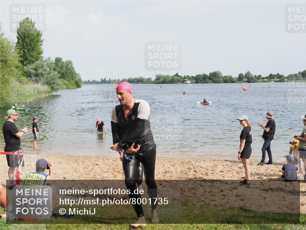 21.06.2025 - 27. Vierlanden-Triathlon MichiJ http://msf.ph/oto/8001735 15.06.2026 10:04:42 Schwimmen 390, 404, 452 meine-sportfotos.de