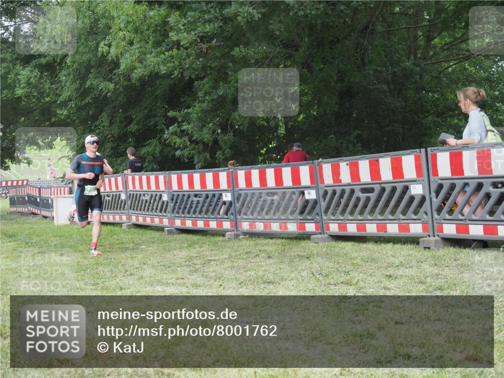 21.06.2025 - 27. Vierlanden-Triathlon KatJ http://msf.ph/oto/8001762 15.06.2025 12:55:50 Ziel 707, 875 meine-sportfotos.de