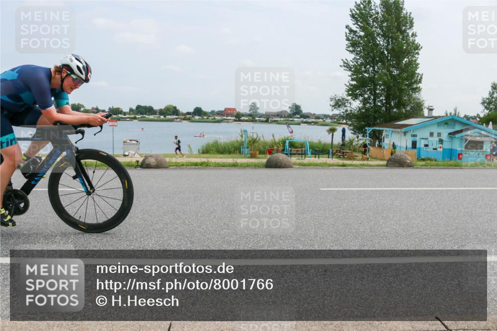 21.06.2025 - 27. Vierlanden-Triathlon H.Heesch http://msf.ph/oto/8001766 15.06.2025 12:38:27 Radfahren 980 meine-sportfotos.de
