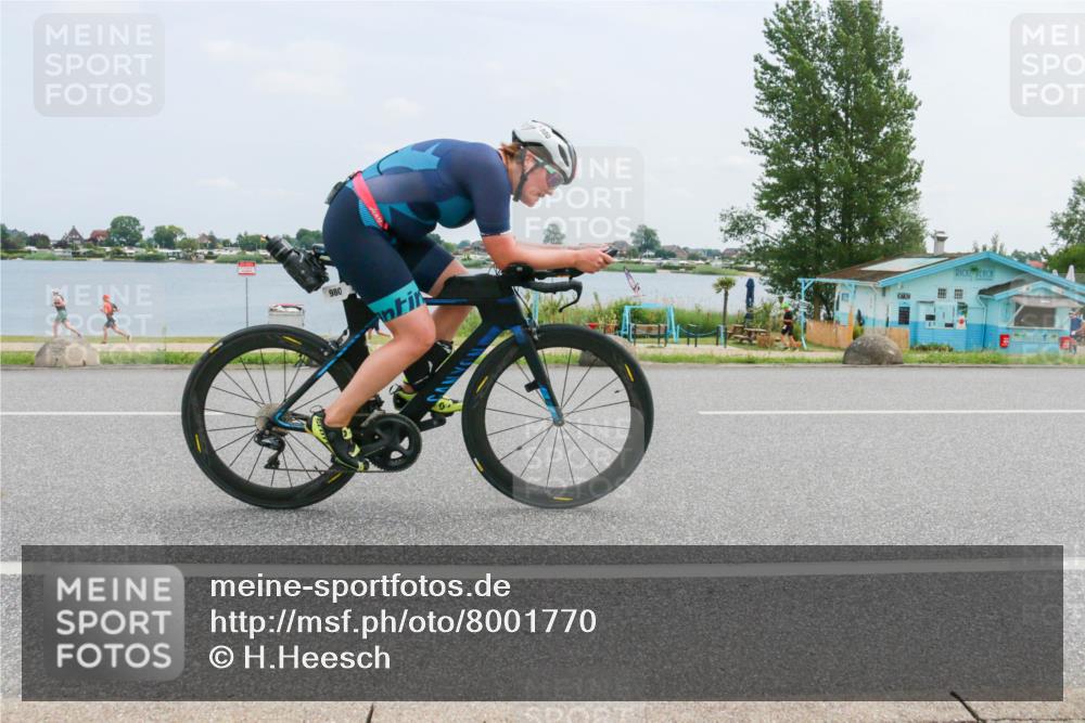 21.06.2025 - 27. Vierlanden-Triathlon H.Heesch http://msf.ph/oto/8001770 15.06.2025 12:38:27 Radfahren 980 meine-sportfotos.de