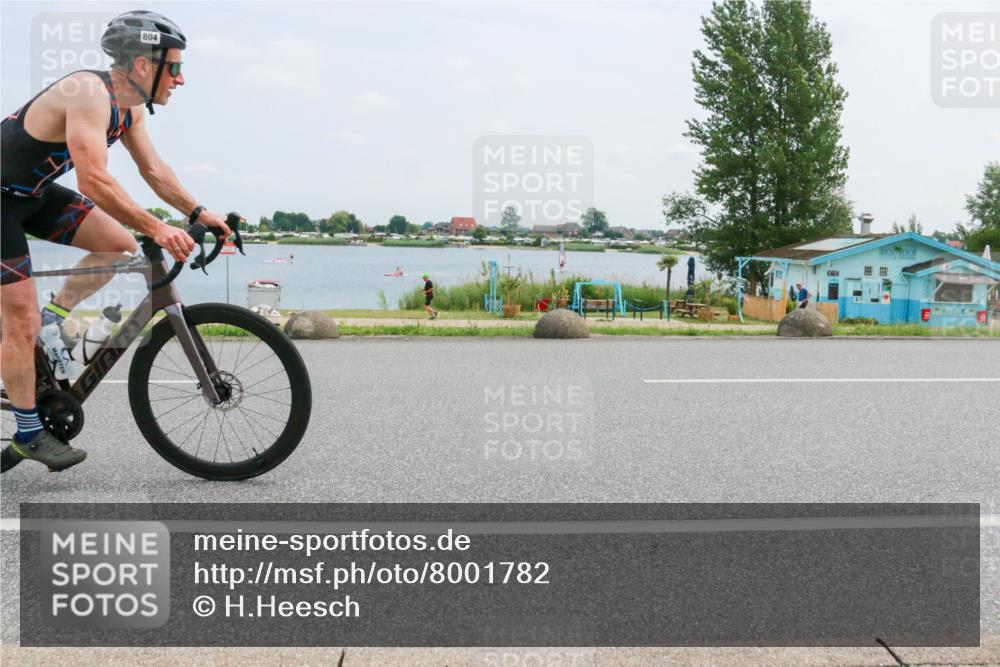 21.06.2025 - 27. Vierlanden-Triathlon H.Heesch http://msf.ph/oto/8001782 15.06.2025 12:38:32 Radfahren 804, 1029, 1030, 1031, 1032, 1033 meine-sportfotos.de