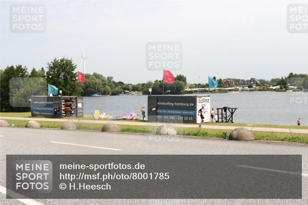 21.06.2025 - 27. Vierlanden-Triathlon H.Heesch http://msf.ph/oto/8001785 15.06.2025 11:46:21 Radfahren 231, 663, 743, 886 meine-sportfotos.de