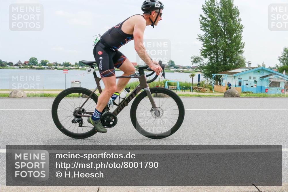 21.06.2025 - 27. Vierlanden-Triathlon H.Heesch http://msf.ph/oto/8001790 15.06.2025 12:38:32 Radfahren 804, 1029, 1030, 1031, 1032, 1033 meine-sportfotos.de