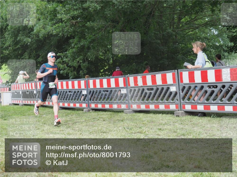 21.06.2025 - 27. Vierlanden-Triathlon KatJ http://msf.ph/oto/8001793 15.06.2025 12:55:51 Ziel 707, 730, 875 meine-sportfotos.de
