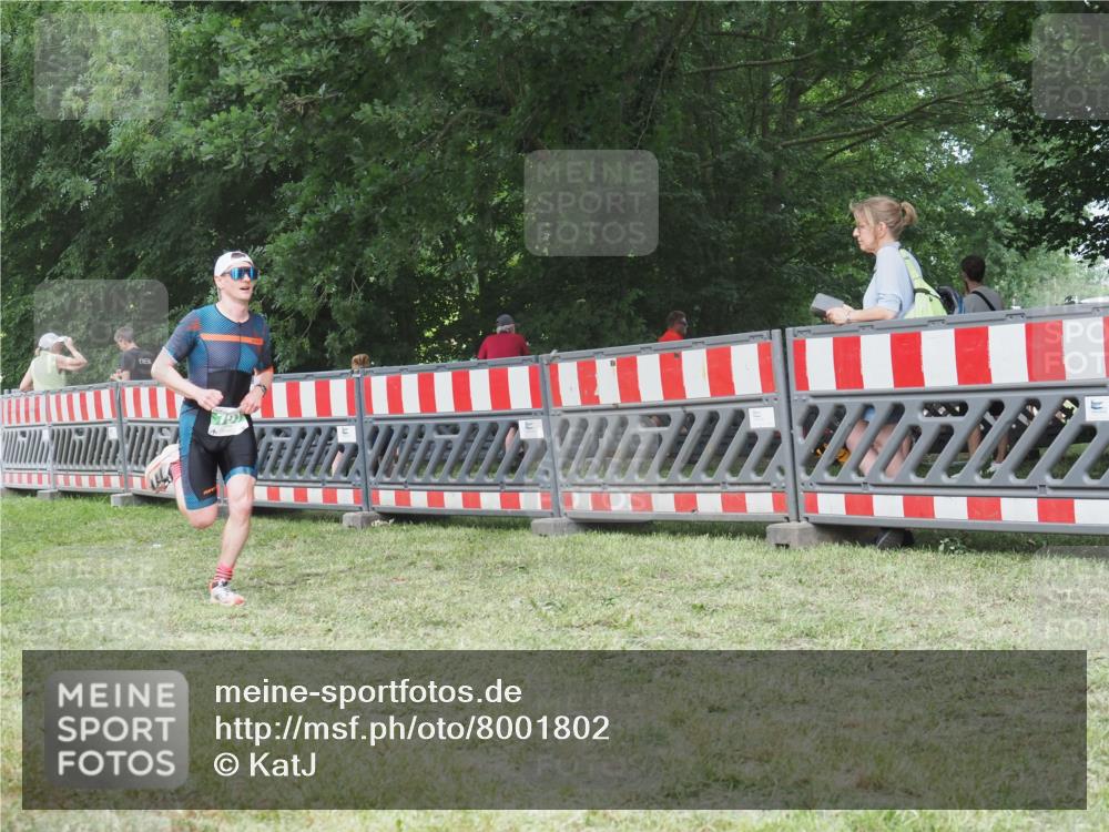 21.06.2025 - 27. Vierlanden-Triathlon KatJ http://msf.ph/oto/8001802 15.06.2025 12:55:51 Ziel 707, 730, 875 meine-sportfotos.de