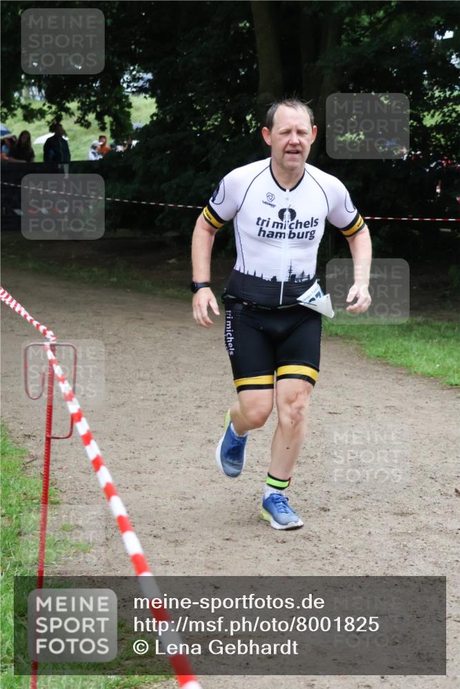 21.06.2025 - 27. Vierlanden-Triathlon Lena Gebhardt http://msf.ph/oto/8001825 15.06.2025 14:07:00 Laufen  meine-sportfotos.de