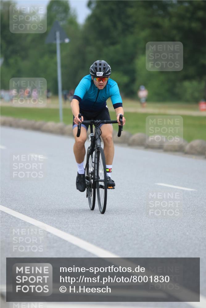 21.06.2025 - 27. Vierlanden-Triathlon H.Heesch http://msf.ph/oto/8001830 15.06.2025 12:39:36 Radfahren 653, 1085, 1086, 1087, 1088 meine-sportfotos.de