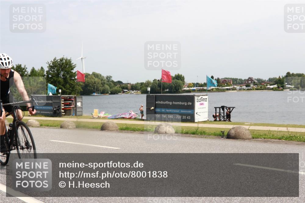 21.06.2025 - 27. Vierlanden-Triathlon H.Heesch http://msf.ph/oto/8001838 15.06.2025 11:46:30 Radfahren 640, 805 meine-sportfotos.de