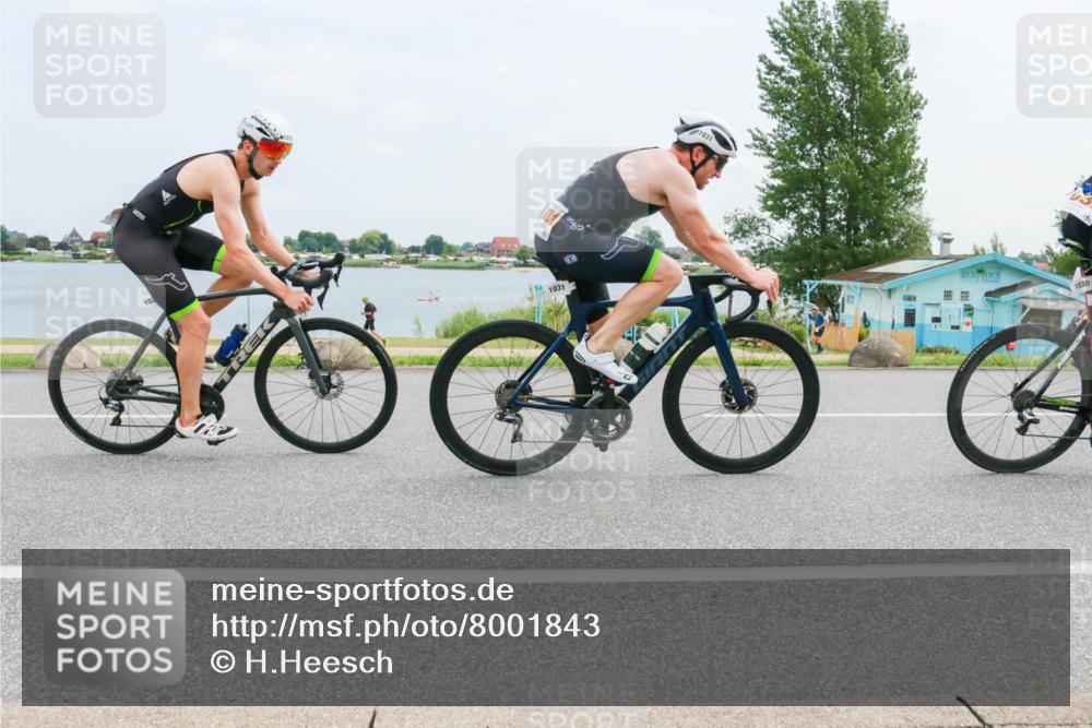 21.06.2025 - 27. Vierlanden-Triathlon H.Heesch http://msf.ph/oto/8001843 15.06.2025 12:38:34 Radfahren 804, 1029, 1030, 1031, 1032, 1033 meine-sportfotos.de