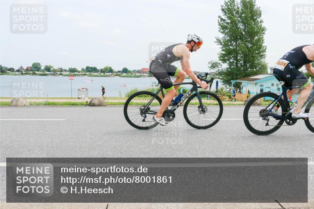 21.06.2025 - 27. Vierlanden-Triathlon H.Heesch http://msf.ph/oto/8001861 15.06.2025 12:38:34 Radfahren 804, 1029, 1030, 1031, 1032, 1033 meine-sportfotos.de