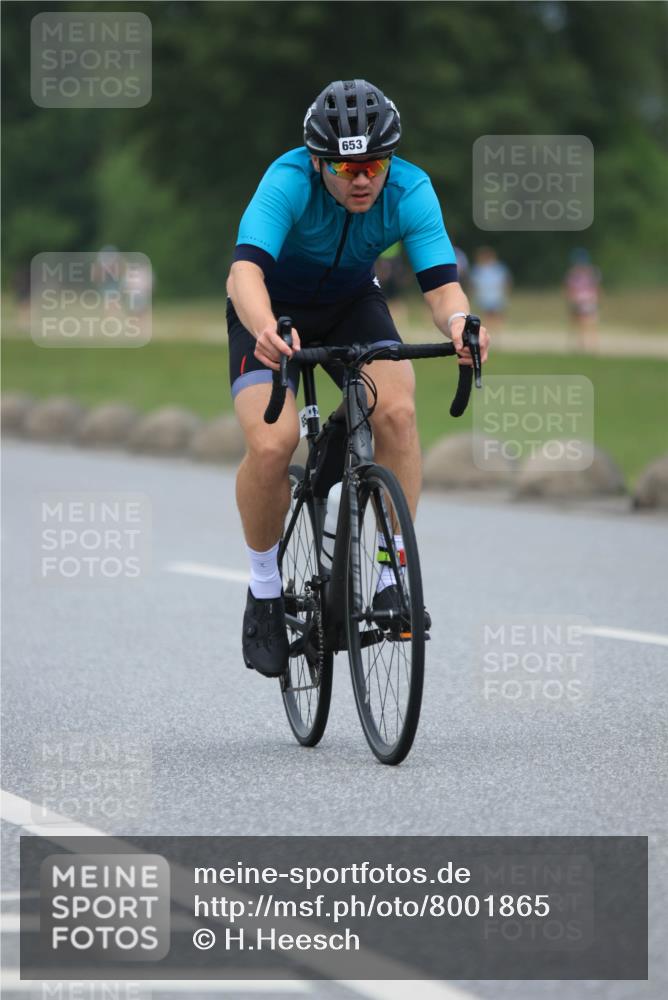 21.06.2025 - 27. Vierlanden-Triathlon H.Heesch http://msf.ph/oto/8001865 15.06.2025 12:39:36 Radfahren 653, 1085, 1086, 1087, 1088 meine-sportfotos.de