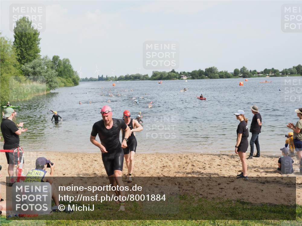 21.06.2025 - 27. Vierlanden-Triathlon MichiJ http://msf.ph/oto/8001884 15.06.2026 10:04:53 Schwimmen 389, 400 meine-sportfotos.de