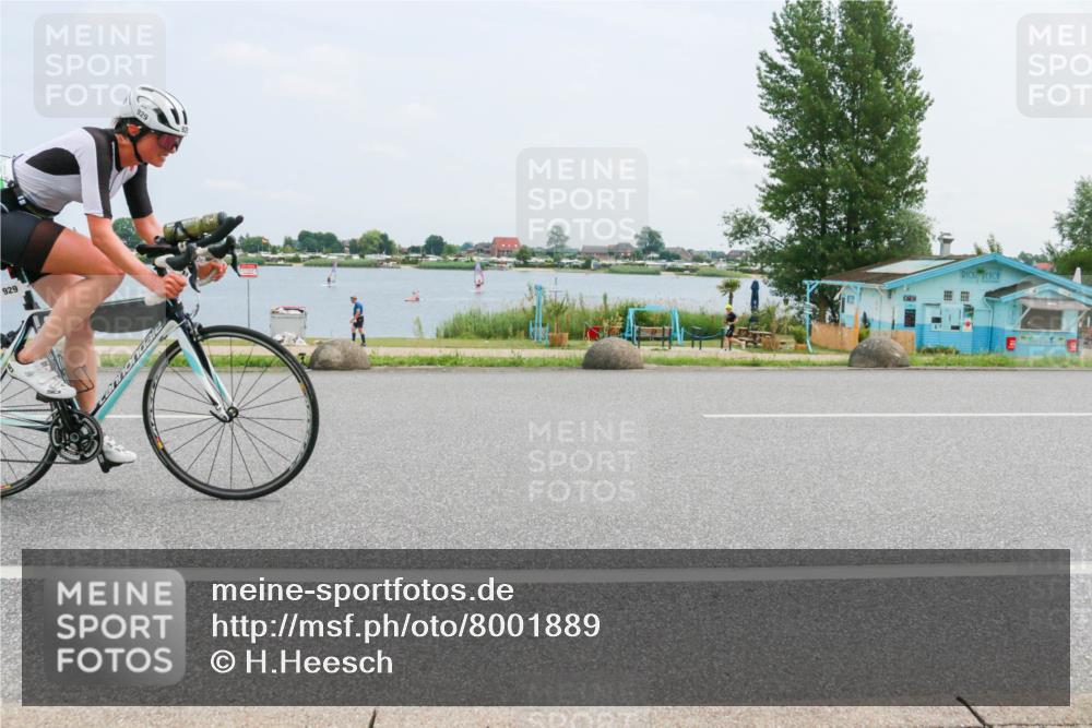 21.06.2025 - 27. Vierlanden-Triathlon H.Heesch http://msf.ph/oto/8001889 15.06.2025 12:38:44 Radfahren 792, 863, 929 meine-sportfotos.de