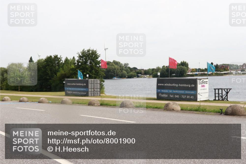15.06.2025 - 27. Vierlanden-Triathlon H.Heesch http://msf.ph/oto/8001900 15.06.2025 10:28:20 Radfahren 242, 405 meine-sportfotos.de