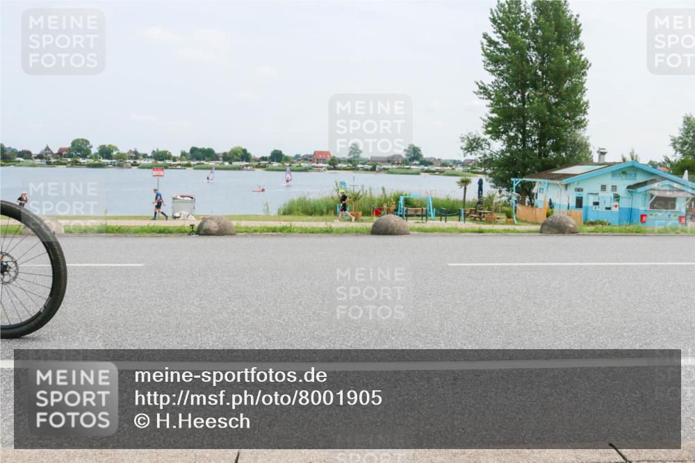 21.06.2025 - 27. Vierlanden-Triathlon H.Heesch http://msf.ph/oto/8001905 15.06.2025 12:38:46 Radfahren 792, 863, 929, 1040, 1042, 1043 meine-sportfotos.de