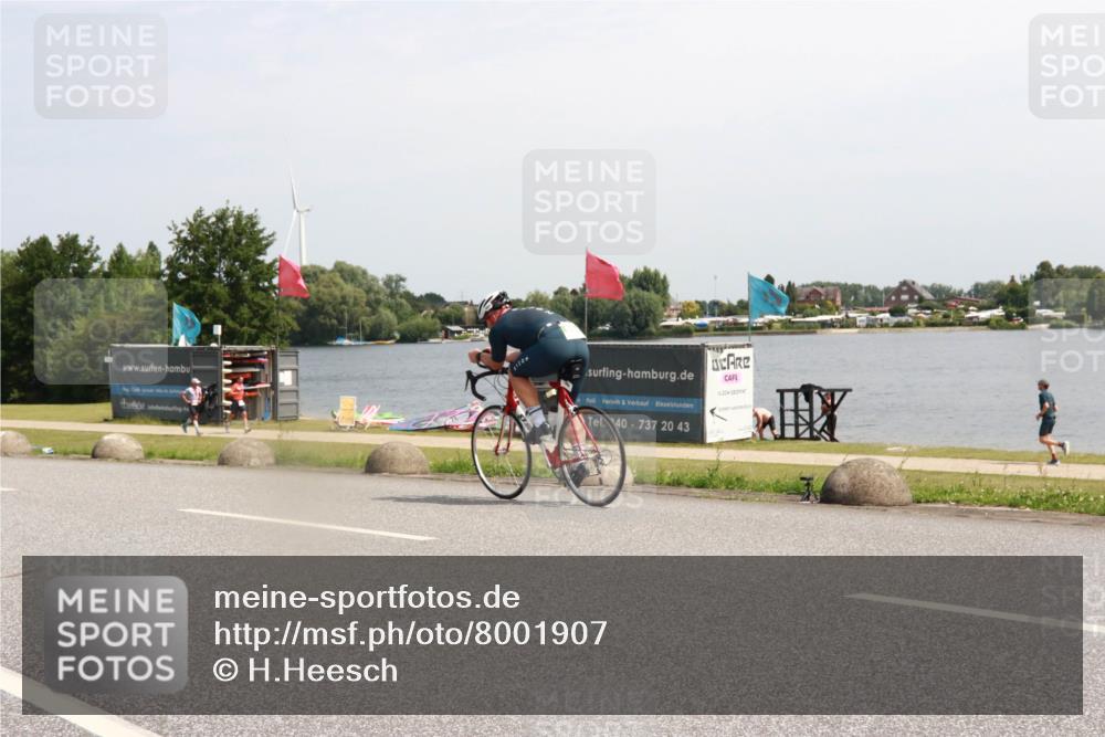 21.06.2025 - 27. Vierlanden-Triathlon H.Heesch http://msf.ph/oto/8001907 15.06.2025 11:46:33 Radfahren 640, 805 meine-sportfotos.de