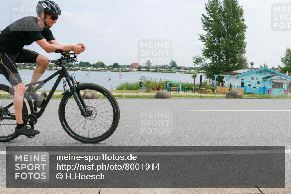 21.06.2025 - 27. Vierlanden-Triathlon H.Heesch http://msf.ph/oto/8001914 15.06.2025 12:38:46 Radfahren 792, 863, 929, 1040, 1042, 1043 meine-sportfotos.de