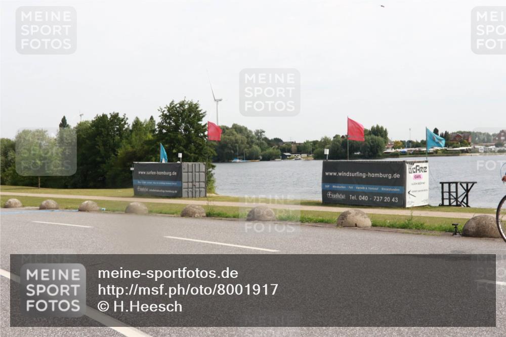 15.06.2025 - 27. Vierlanden-Triathlon H.Heesch http://msf.ph/oto/8001917 15.06.2025 10:28:21 Radfahren 242, 405 meine-sportfotos.de