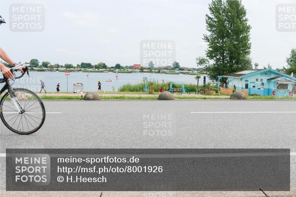 21.06.2025 - 27. Vierlanden-Triathlon H.Heesch http://msf.ph/oto/8001926 15.06.2025 12:38:48 Radfahren 792, 863, 1039, 1040, 1042, 1043, 1044, 1046 meine-sportfotos.de