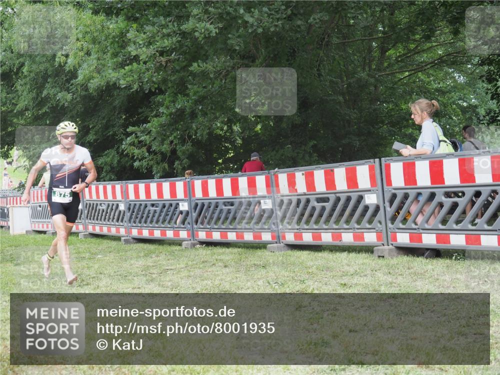 21.06.2025 - 27. Vierlanden-Triathlon KatJ http://msf.ph/oto/8001935 15.06.2025 12:55:56 Ziel 6, 730, 875, 1002 meine-sportfotos.de