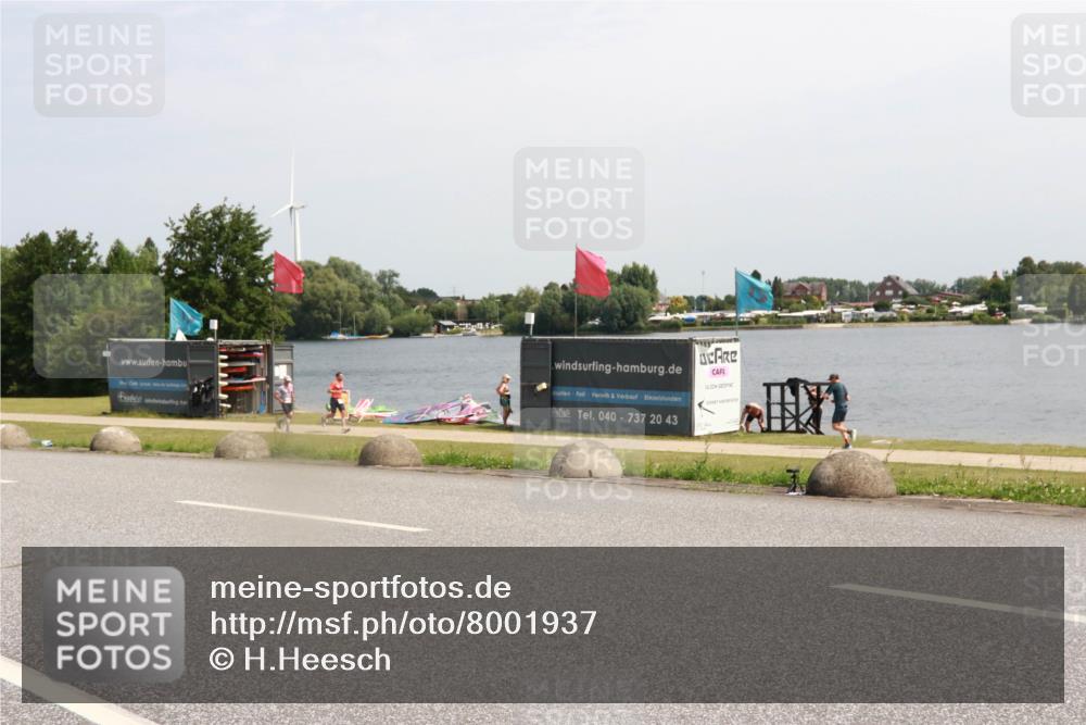 21.06.2025 - 27. Vierlanden-Triathlon H.Heesch http://msf.ph/oto/8001937 15.06.2025 11:46:35 Radfahren 640, 694 meine-sportfotos.de