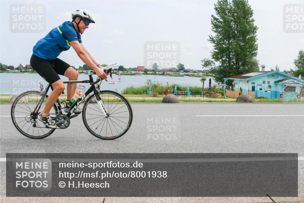 21.06.2025 - 27. Vierlanden-Triathlon H.Heesch http://msf.ph/oto/8001938 15.06.2025 12:38:48 Radfahren 792, 863, 1039, 1040, 1042, 1043, 1044, 1046 meine-sportfotos.de