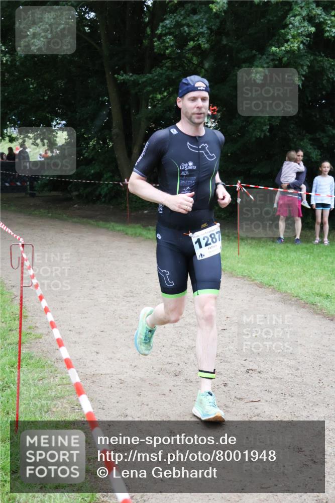 21.06.2025 - 27. Vierlanden-Triathlon Lena Gebhardt http://msf.ph/oto/8001948 15.06.2025 14:07:16 Laufen 225, 1287 meine-sportfotos.de
