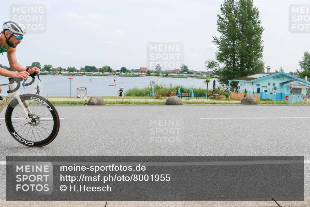 21.06.2025 - 27. Vierlanden-Triathlon H.Heesch http://msf.ph/oto/8001955 15.06.2025 12:38:50 Radfahren 792, 1039, 1040, 1042, 1043, 1044, 1045, 1046, 1047, 1048 meine-sportfotos.de