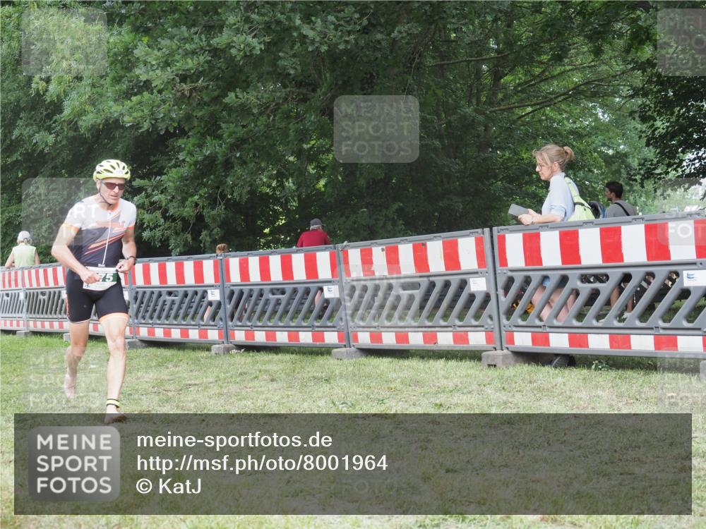 21.06.2025 - 27. Vierlanden-Triathlon KatJ http://msf.ph/oto/8001964 15.06.2025 12:55:56 Ziel 6, 730, 875, 1002 meine-sportfotos.de