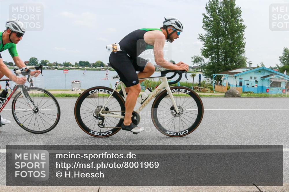 21.06.2025 - 27. Vierlanden-Triathlon H.Heesch http://msf.ph/oto/8001969 15.06.2025 12:38:50 Radfahren 792, 1039, 1040, 1042, 1043, 1044, 1045, 1046, 1047, 1048 meine-sportfotos.de