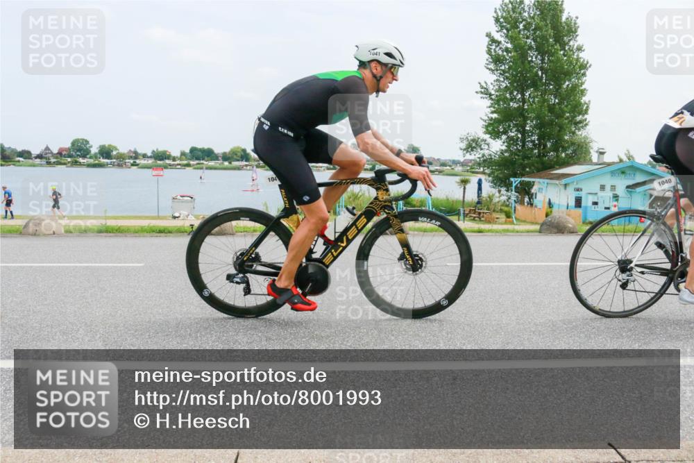 21.06.2025 - 27. Vierlanden-Triathlon H.Heesch http://msf.ph/oto/8001993 15.06.2025 12:38:50 Radfahren 792, 1039, 1040, 1042, 1043, 1044, 1045, 1046, 1047, 1048 meine-sportfotos.de