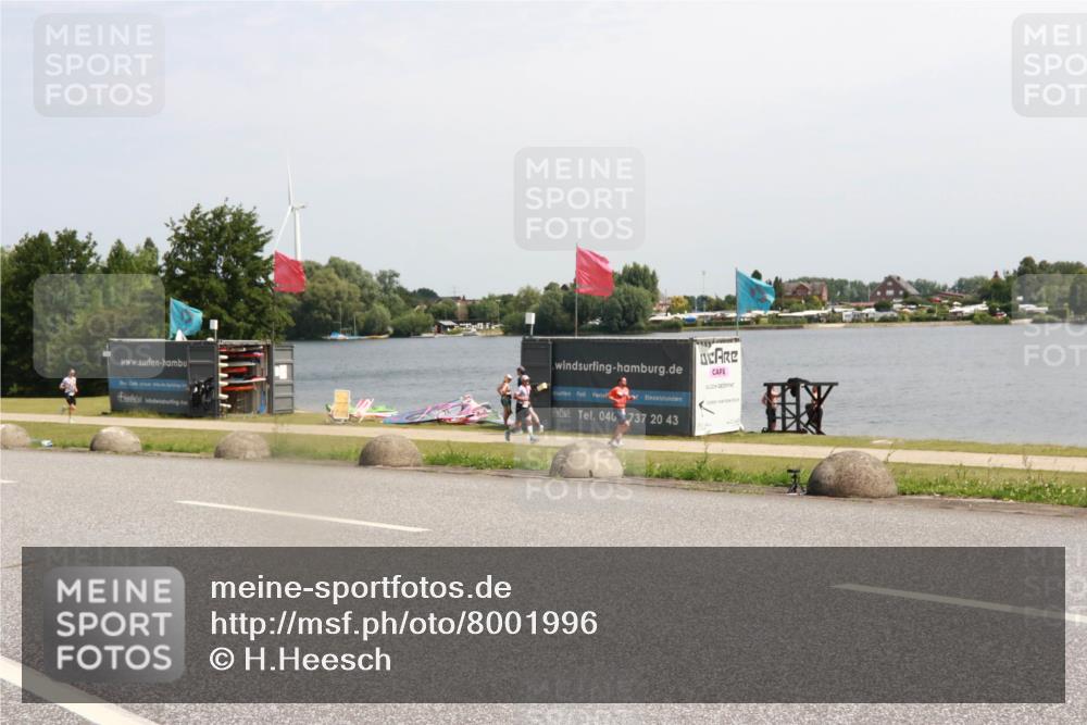 21.06.2025 - 27. Vierlanden-Triathlon H.Heesch http://msf.ph/oto/8001996 15.06.2025 11:46:38 Radfahren 694 meine-sportfotos.de