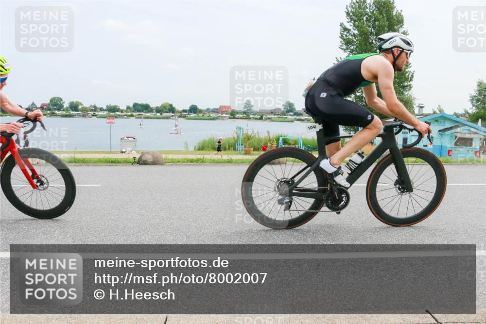 21.06.2025 - 27. Vierlanden-Triathlon H.Heesch http://msf.ph/oto/8002007 15.06.2025 12:38:51 Radfahren 792, 1039, 1040, 1042, 1043, 1044, 1045, 1046, 1047, 1048 meine-sportfotos.de
