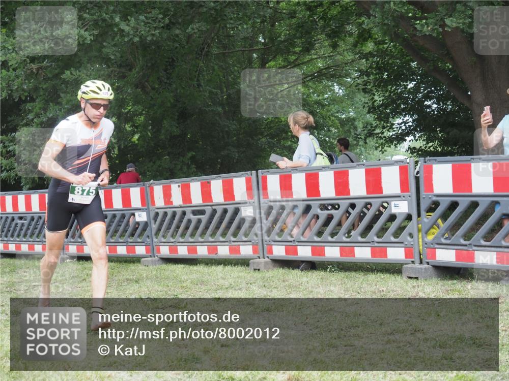 21.06.2025 - 27. Vierlanden-Triathlon KatJ http://msf.ph/oto/8002012 15.06.2025 12:55:57 Ziel 6, 730, 875, 1002 meine-sportfotos.de