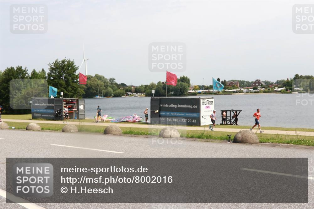 21.06.2025 - 27. Vierlanden-Triathlon H.Heesch http://msf.ph/oto/8002016 15.06.2025 11:46:41 Radfahren 694 meine-sportfotos.de