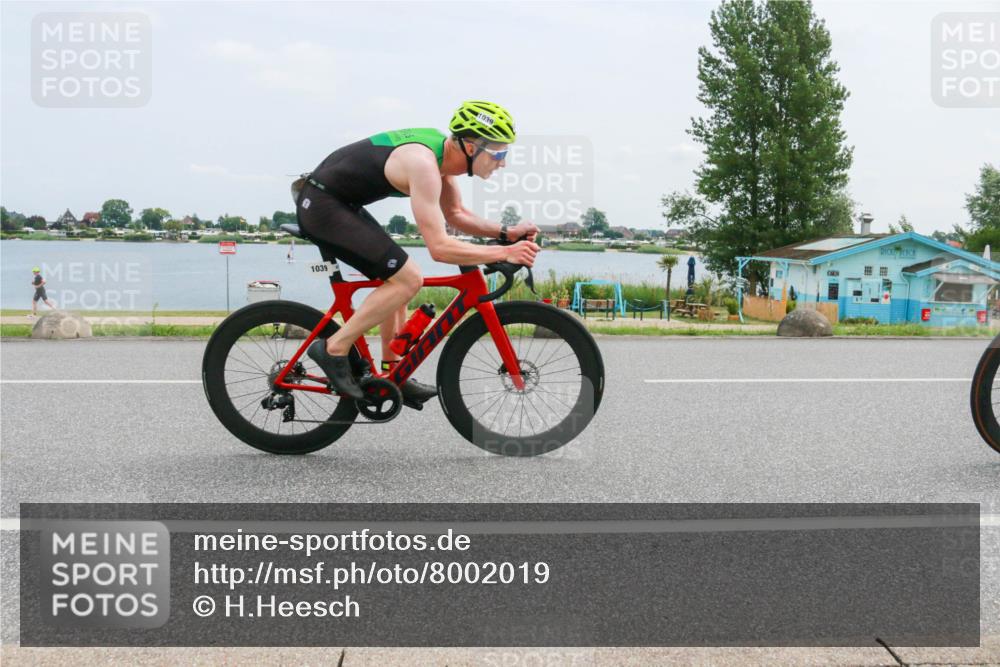 21.06.2025 - 27. Vierlanden-Triathlon H.Heesch http://msf.ph/oto/8002019 15.06.2025 12:38:51 Radfahren 792, 1039, 1040, 1042, 1043, 1044, 1045, 1046, 1047, 1048 meine-sportfotos.de