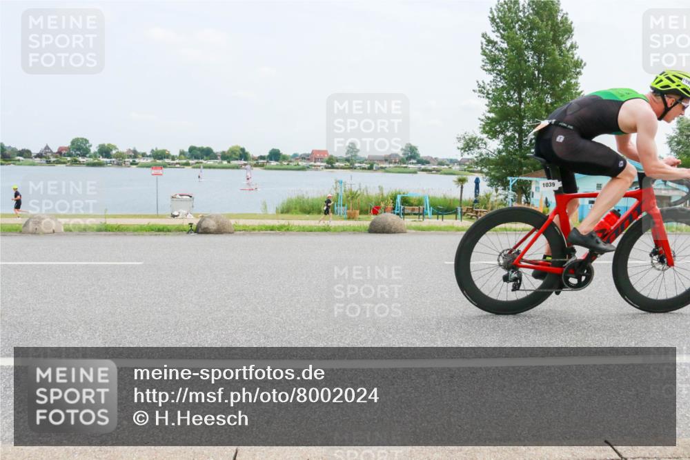 21.06.2025 - 27. Vierlanden-Triathlon H.Heesch http://msf.ph/oto/8002024 15.06.2025 12:38:51 Radfahren 792, 1039, 1040, 1042, 1043, 1044, 1045, 1046, 1047, 1048 meine-sportfotos.de