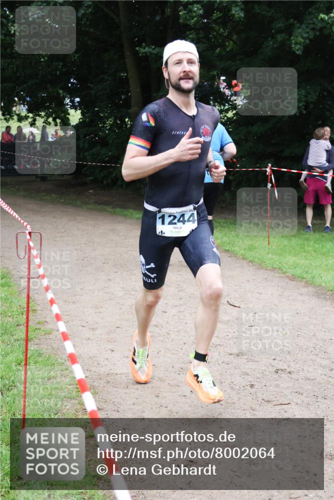 21.06.2025 - 27. Vierlanden-Triathlon Lena Gebhardt http://msf.ph/oto/8002064 15.06.2025 14:07:31 Laufen 2025, 1244, 4 meine-sportfotos.de