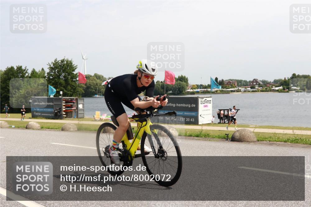 21.06.2025 - 27. Vierlanden-Triathlon H.Heesch http://msf.ph/oto/8002072 15.06.2025 11:46:46 Radfahren 222, 678 meine-sportfotos.de