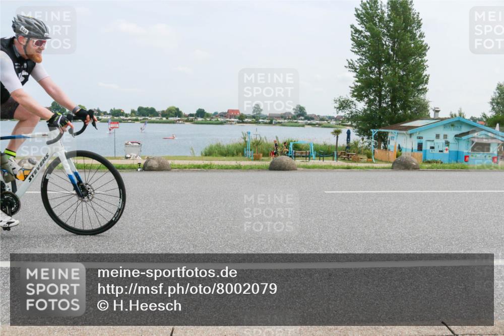 21.06.2025 - 27. Vierlanden-Triathlon H.Heesch http://msf.ph/oto/8002079 15.06.2025 12:39:10 Radfahren 843 meine-sportfotos.de