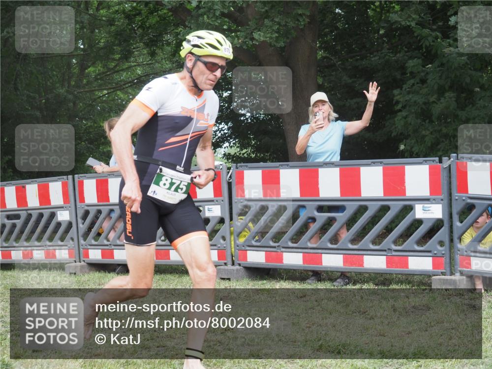 21.06.2025 - 27. Vierlanden-Triathlon KatJ http://msf.ph/oto/8002084 15.06.2025 12:55:58 Ziel 6, 730, 875, 1002 meine-sportfotos.de