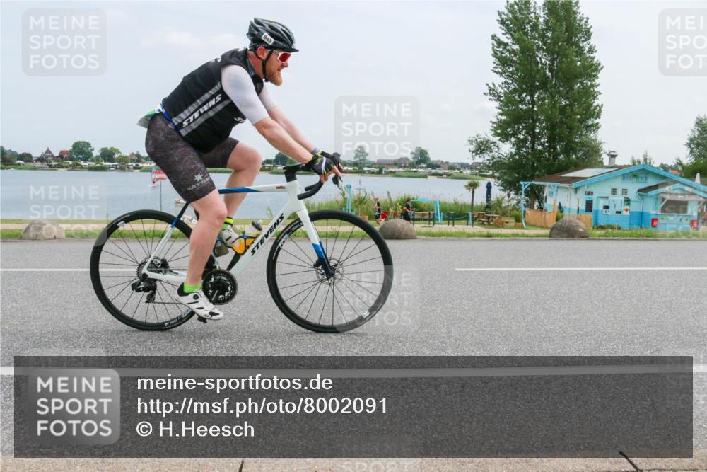 21.06.2025 - 27. Vierlanden-Triathlon H.Heesch http://msf.ph/oto/8002091 15.06.2025 12:39:11 Radfahren 843 meine-sportfotos.de