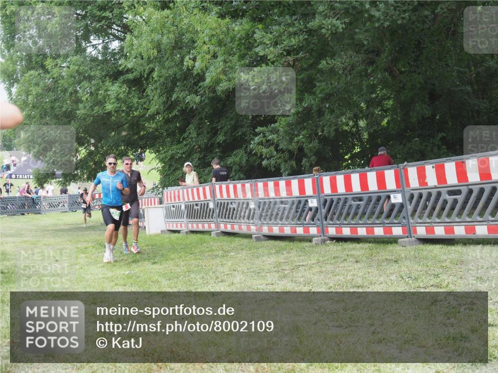 21.06.2025 - 27. Vierlanden-Triathlon KatJ http://msf.ph/oto/8002109 15.06.2025 12:56:00 Ziel 6, 730, 1002 meine-sportfotos.de