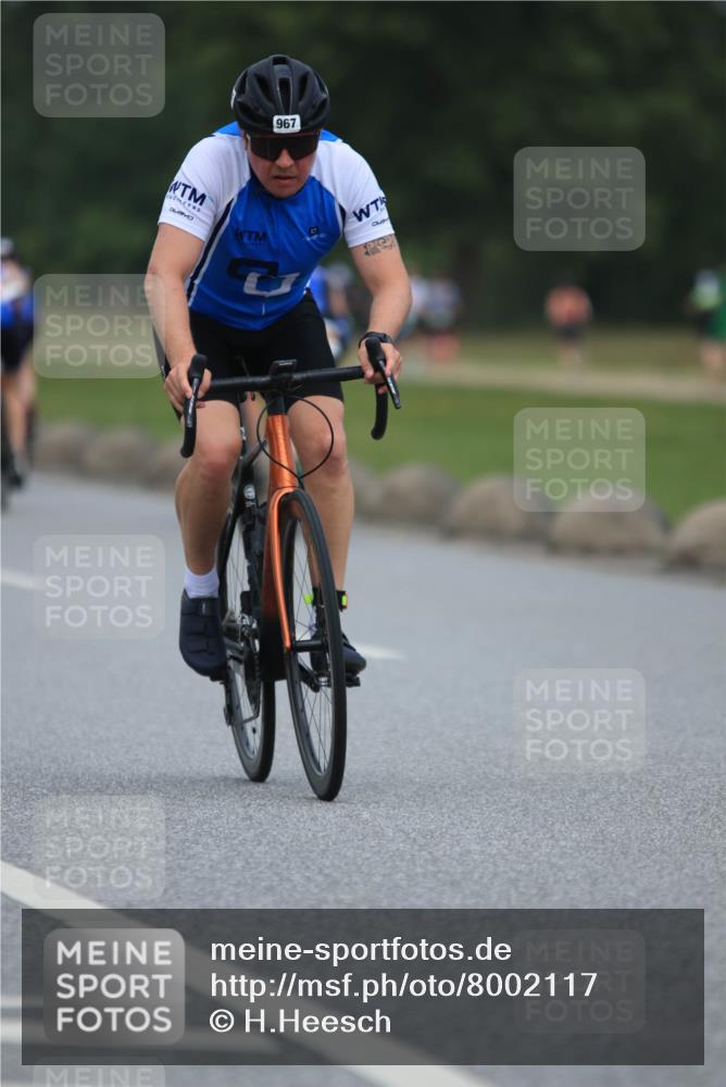 21.06.2025 - 27. Vierlanden-Triathlon H.Heesch http://msf.ph/oto/8002117 15.06.2025 12:40:38 Radfahren 919, 967, 1094, 1096 meine-sportfotos.de