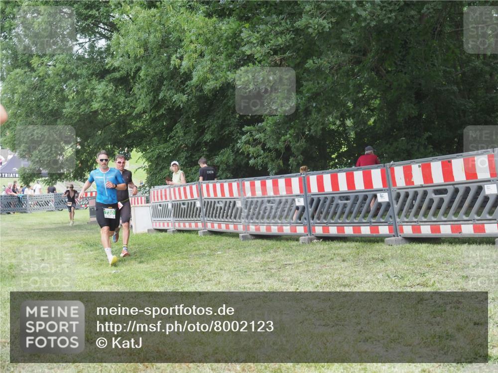 21.06.2025 - 27. Vierlanden-Triathlon KatJ http://msf.ph/oto/8002123 15.06.2025 12:56:00 Ziel 6, 730, 1002 meine-sportfotos.de