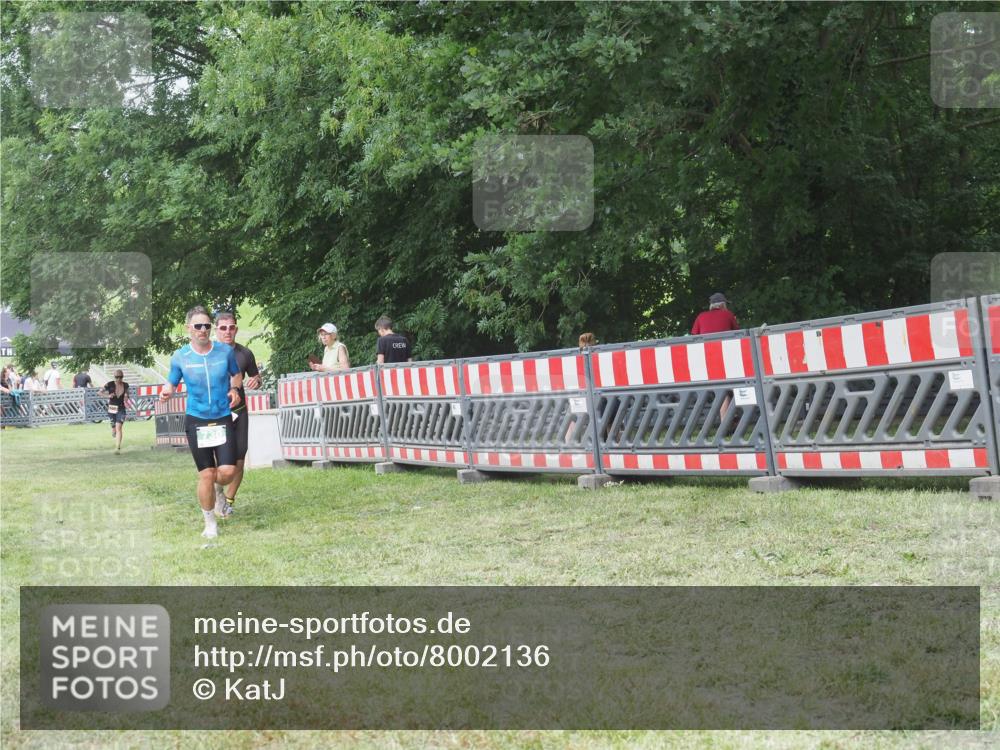 21.06.2025 - 27. Vierlanden-Triathlon KatJ http://msf.ph/oto/8002136 15.06.2025 12:56:00 Ziel 6, 730, 1002 meine-sportfotos.de