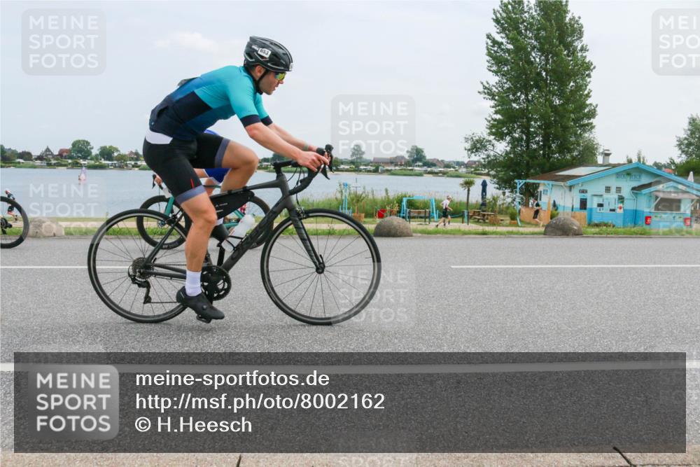21.06.2025 - 27. Vierlanden-Triathlon H.Heesch http://msf.ph/oto/8002162 15.06.2025 12:39:39 Radfahren 653, 1085, 1086, 1087, 1088 meine-sportfotos.de
