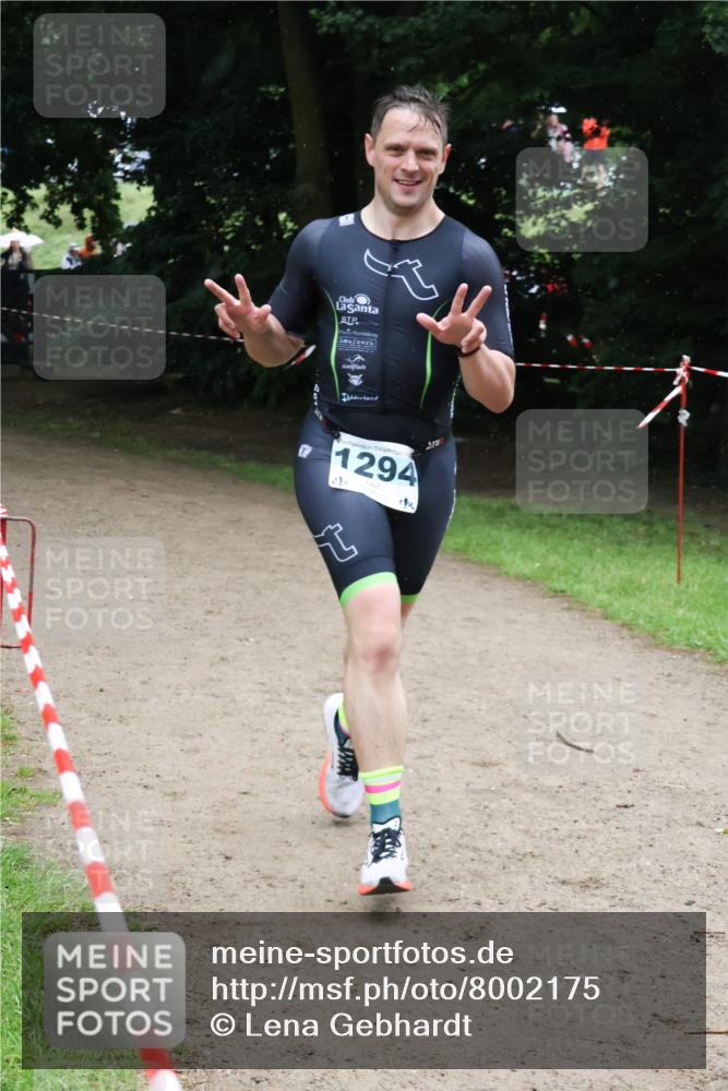21.06.2025 - 27. Vierlanden-Triathlon Lena Gebhardt http://msf.ph/oto/8002175 15.06.2025 14:07:44 Laufen 1294 meine-sportfotos.de